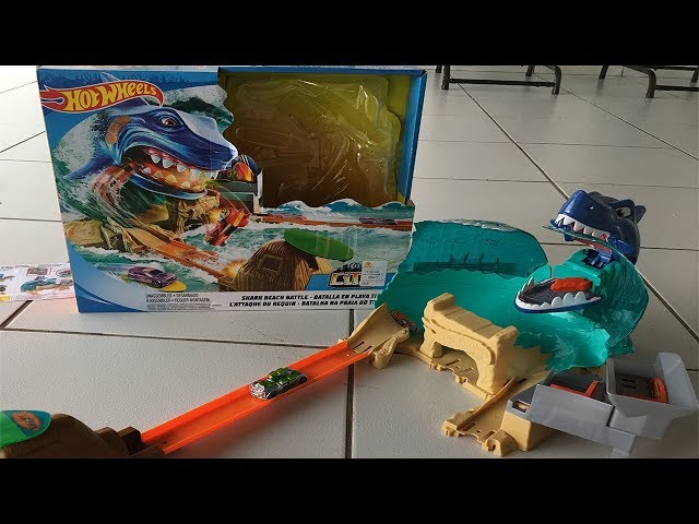 A NOVA PISTA HOT WHEELS DO TUBARÃO GIGANTE NA ONDA DA PRAIA!! 