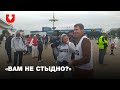 Протестующие разговаривают с журналистом БТ