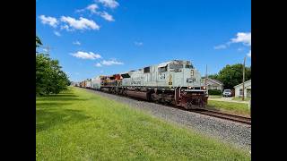 CP 7022 east NAVY Heritage locomotive
