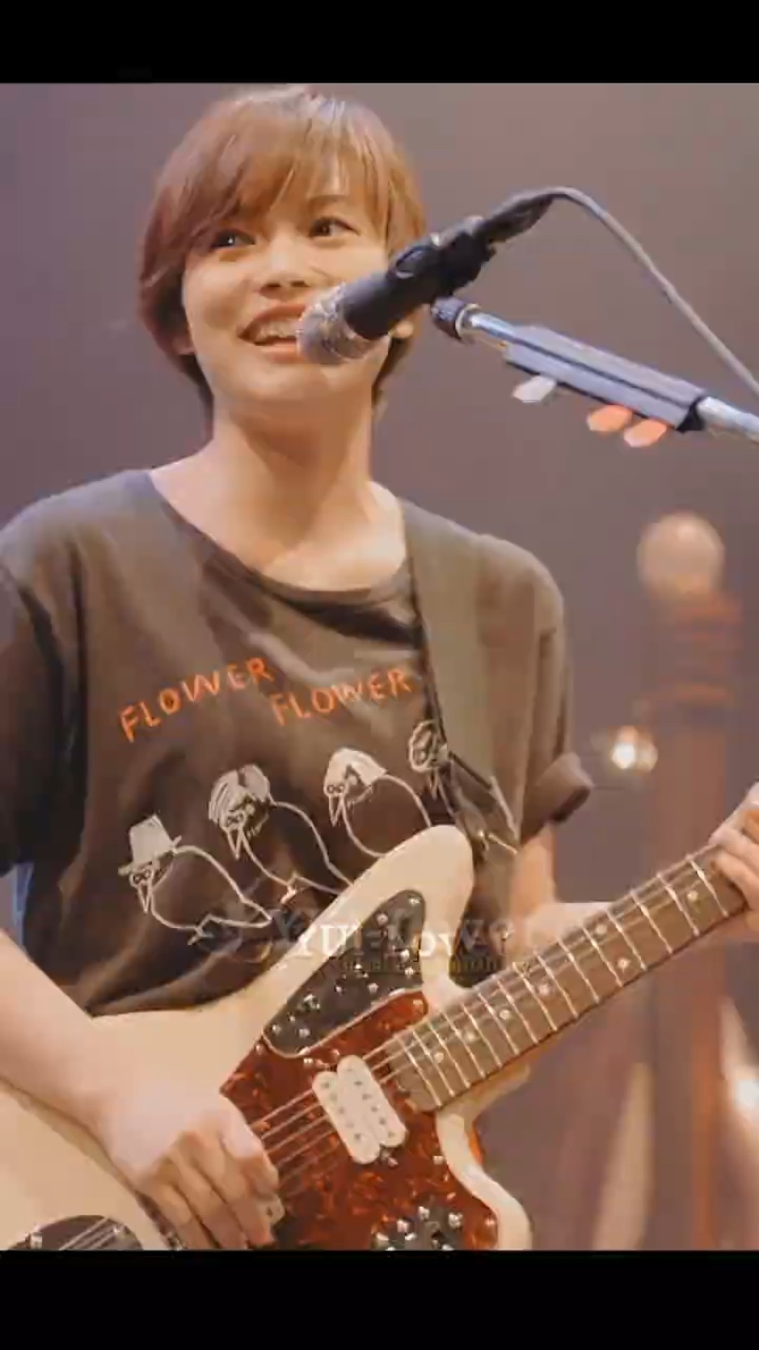 FLOWER FLOWER (yui) 素晴らしい世界 / subarashii sekai (Live 2018