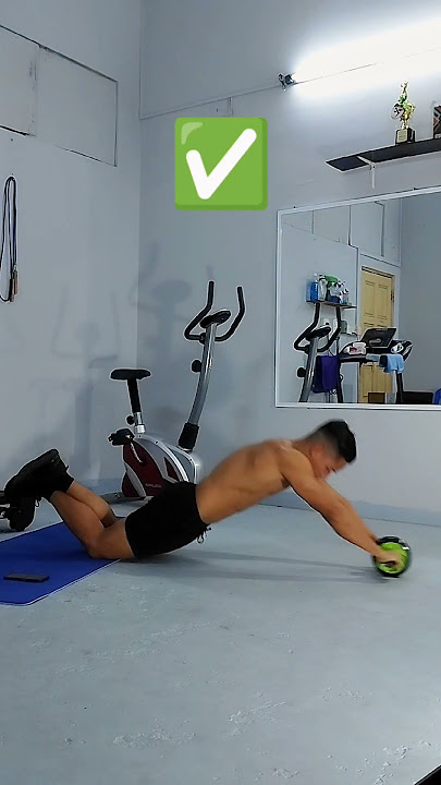 How to use abs roller wheels correctly.✅✅💪🏻💪🏻 #gym #workout #sixpack #absworkout #shorts