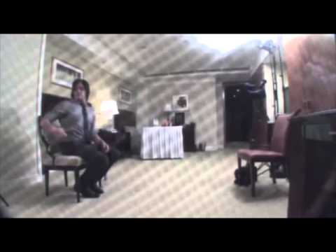 9RAW: Walking Dead star pranked by legless zombie