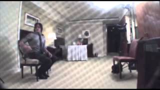 9RAW: Walking Dead star pranked by legless zombie
