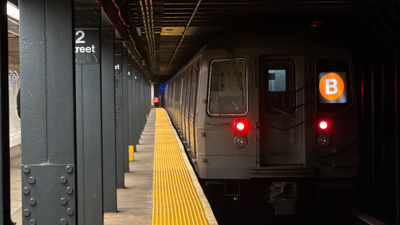 R68 Vs R211 R68/A, R179, & R211 A, B, C, and D Trains at 72 Street - YouTube