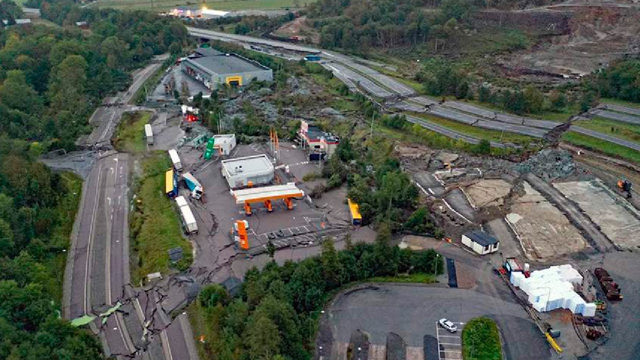 Огромный оползень сошел на европейскую автомагистраль в Швеции