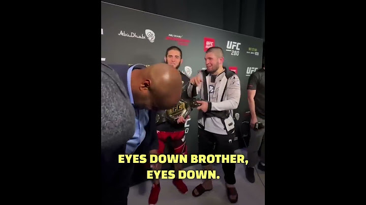Khabib wouldn't let DC look at Islam's lightweight belt 😅 #UFC280