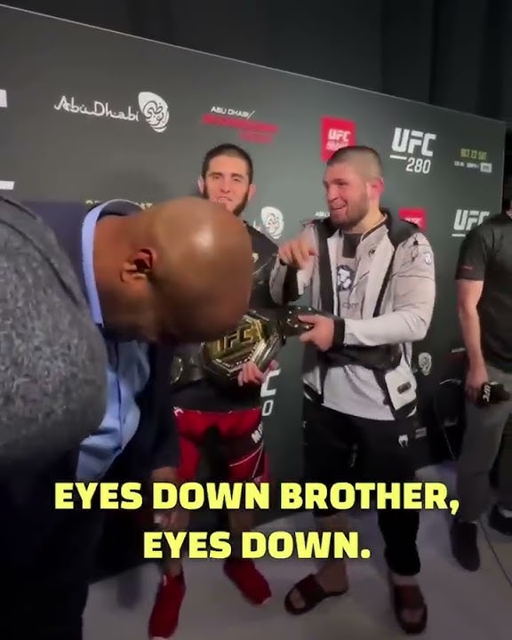 Khabib wouldn't let DC look at Islam's lightweight belt 😅 #UFC280