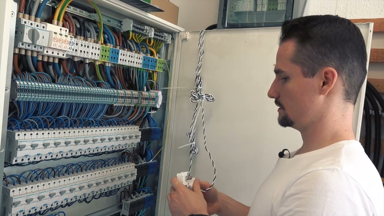 5. DEYE SUN-5K-SG04LP3-EU — Áramváltók csatlakoztatása