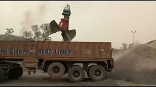 Mining Machinery. Digging up the earth. Clamshell Bucket.