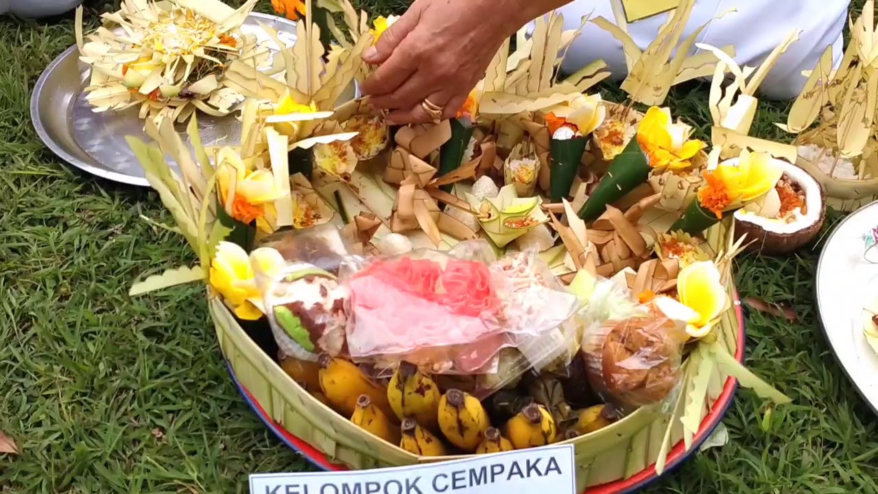 TUTORIAL || CARA PEMBUATAN BANTEN PRAYASCITA LUWIH|| KELOMPOK CEMPAKA