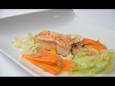 Vidéo: Saumon Aux Légumes Et Artichauts