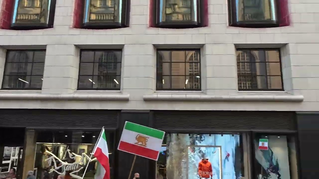 Piccadilly london shut down by iranian and kurdish protesters 
