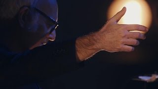 Vignette de la vidéo "Ludovico Einaudi – Logos (Live A Fip 2015)"