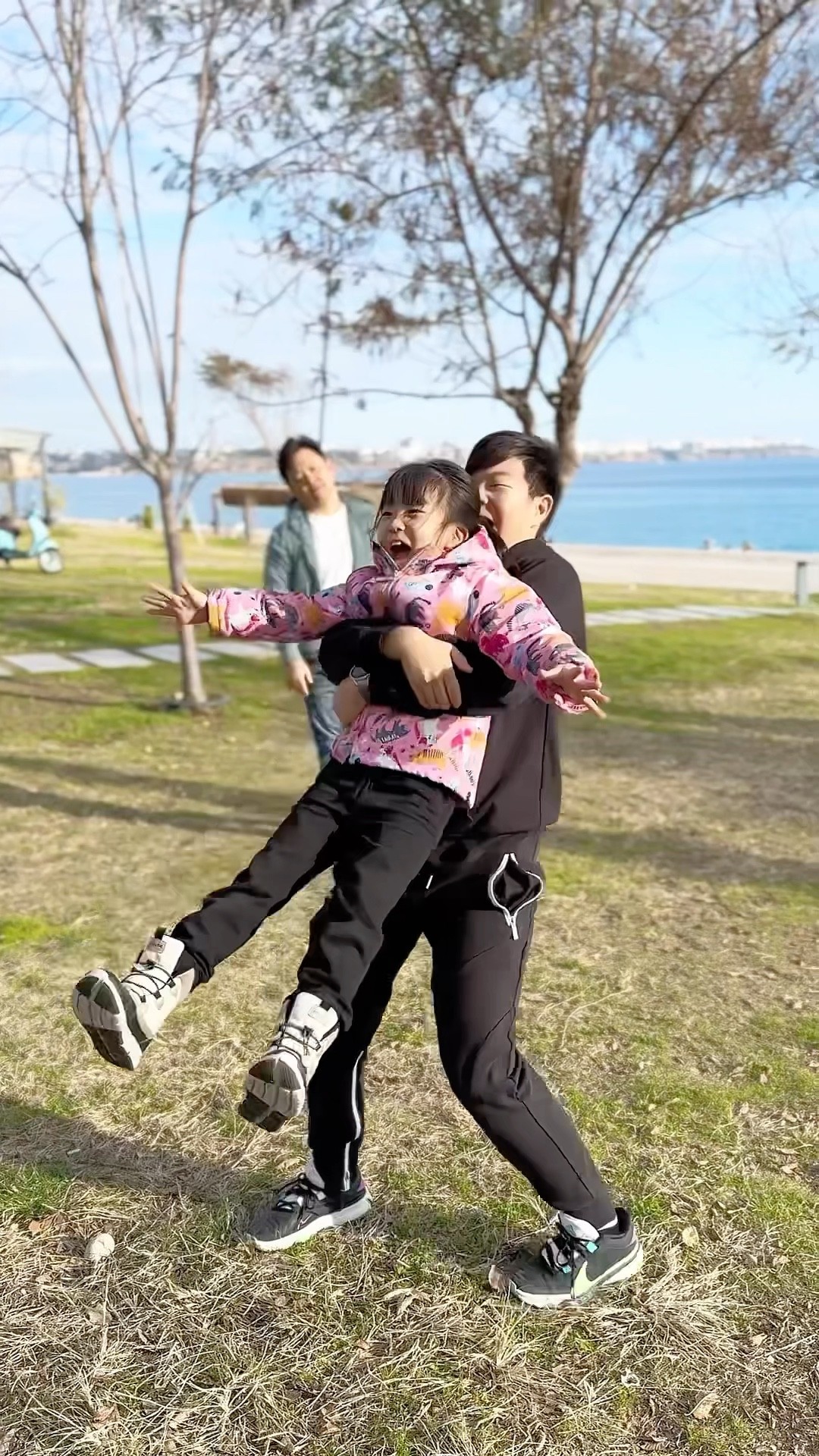 Every heart needs a hug ?? LeoNata family #shorts