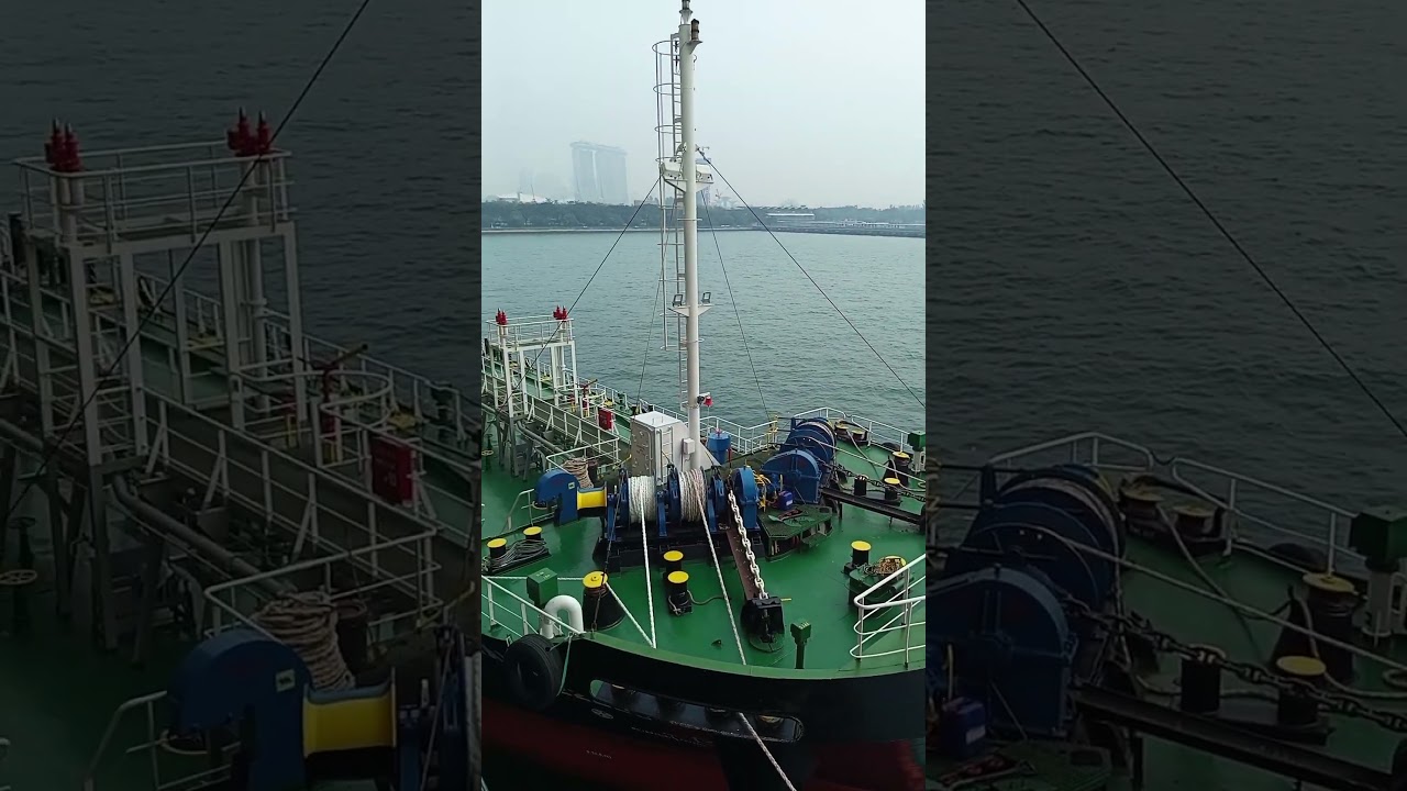 Kerja kapal pesiar, begini caranya kalo kapal pesiar isi bensin. Crew juga dilarang buat ngerokok