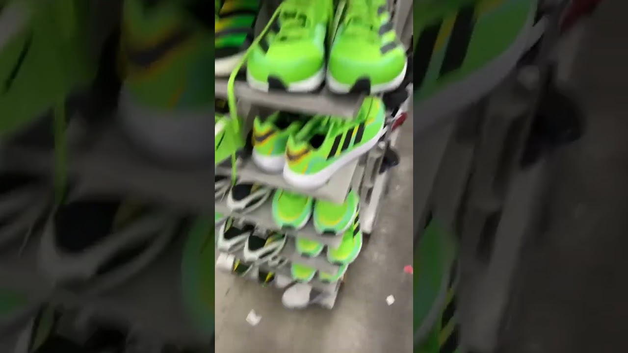 We need a place like this in Upstate New York! Resellers heaven!!