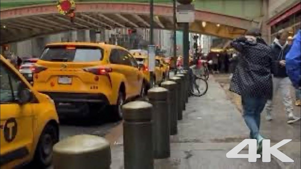 NYC Walking Tour: Midtown Manhattan on the Eve of Christmas Eve 2025