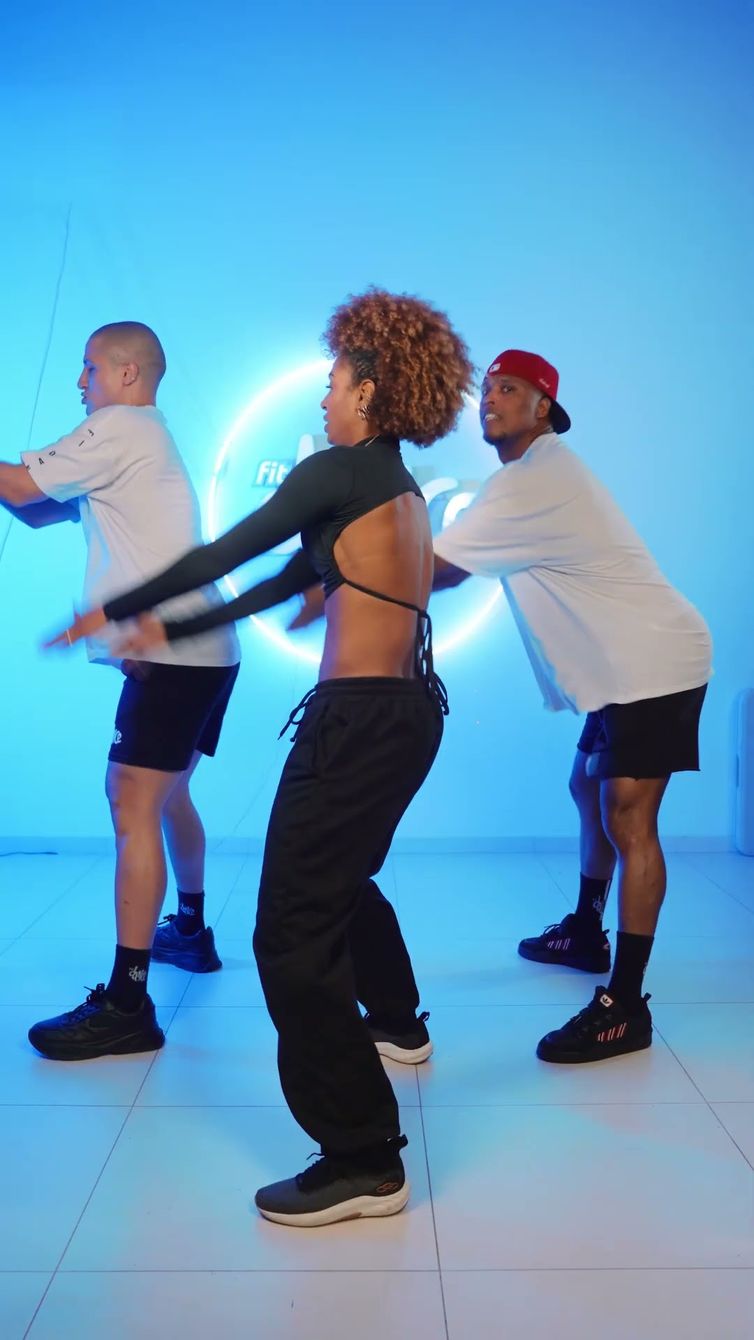 E esse TBT? Olha a explosão! ??? Eu tô muito nostálgica hoje! Quem já aprendeu essa coreografia?