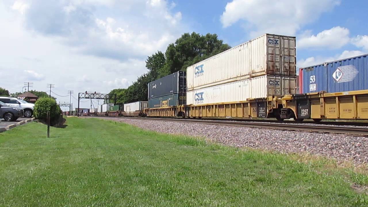 Eastbound UP 8759, UP 4818 and UP 8363 on the Union Pacific Rochelle Railroad Park