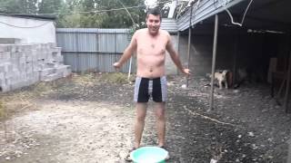 Ice Bucket Challenge эстафета обливания водой Роману Рябцеву и Кирилу Качаову и Павлу Подобеду