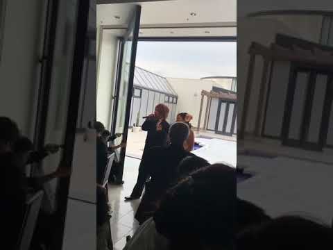 結婚式 入場 however