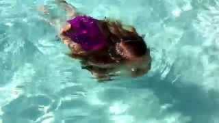 Ava - 3.5 (swimming)