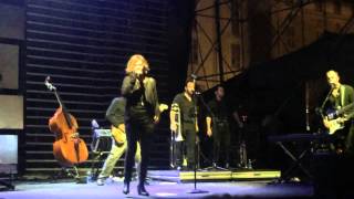 Irene Grandi - La cometa di Halley (live in Varallo Sesia 10-07-2015)