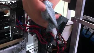 Techteam 2011-2012 Robot Wordt Gedemonteerd