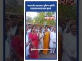 बारामतीत खासदार सुप्रिया सुळेंनी बजावला मतदानाचा हक्क, baramati election supriya sule