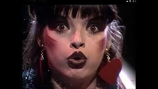 "LEGENDARY" NINA HAGEN performs NATURTRAENE