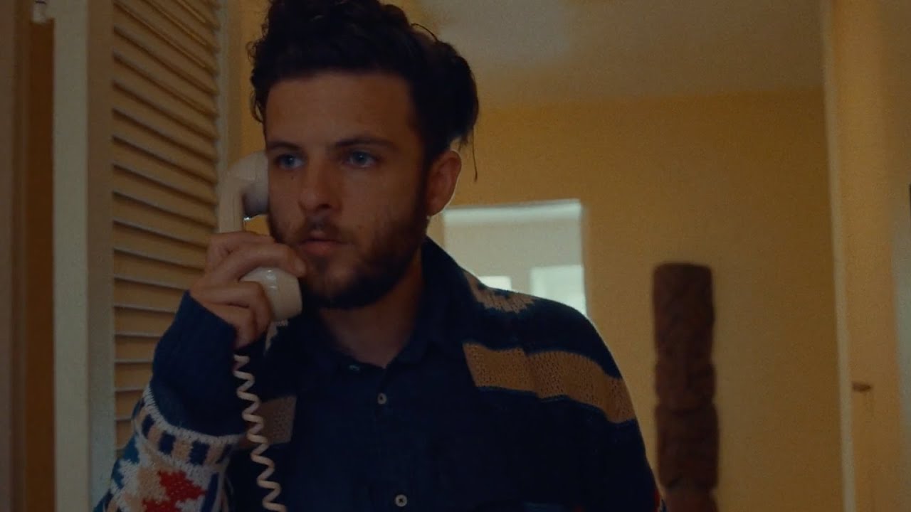 Guarda The Lighthouse And The Whaler - Stay With Me (Official Video) su YouTube Guarda The Lighthouse And The Whaler - Stay With Me (Official Video) su YouTube