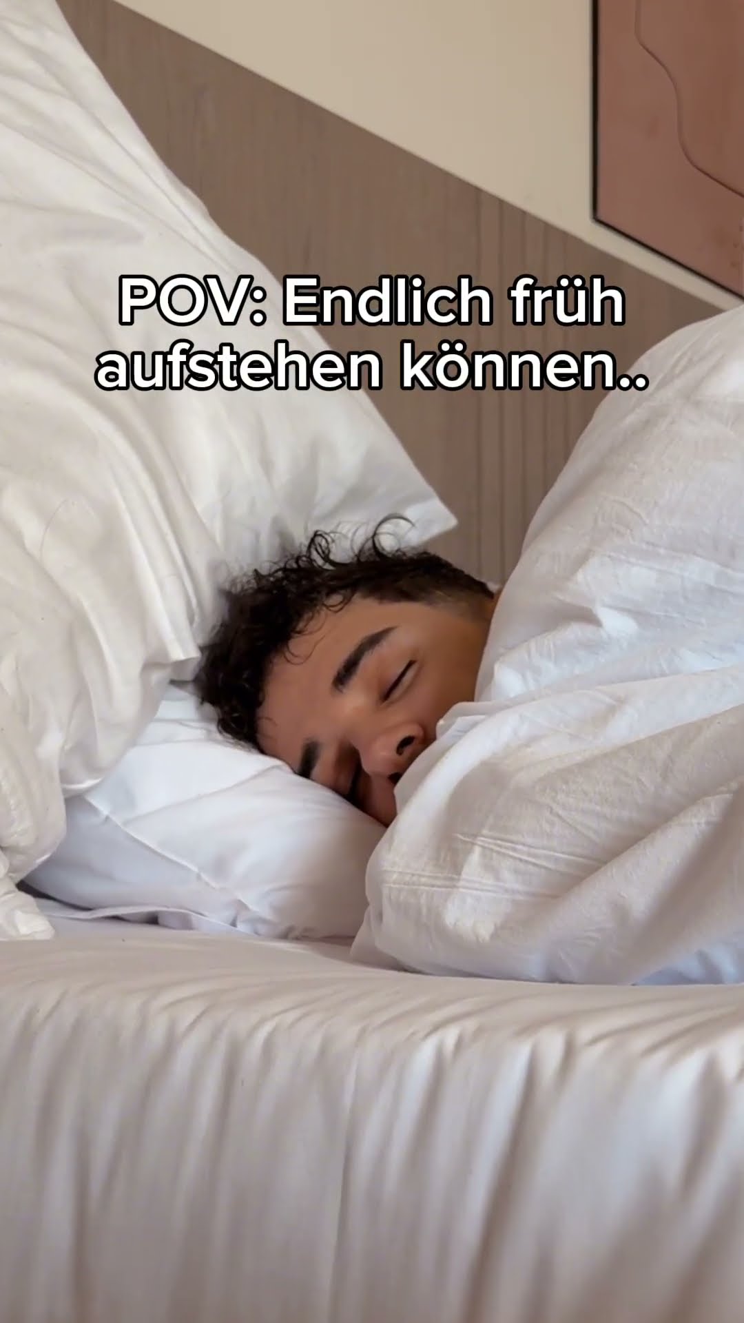 10/10 Wecker?#bass #remix #lustig #witzig #meme #shortvideo #fypage #fy #music #techno #oiia #funny