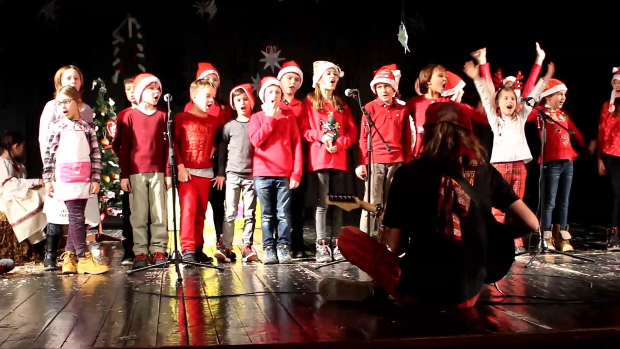 Božićna priredba učenika OŠ Dr. Ivan Merz, prosinac 2016.