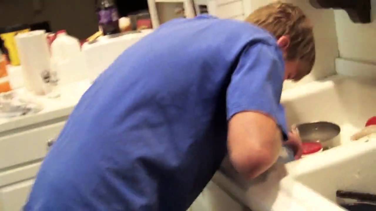 is swallowing cinnamon possible