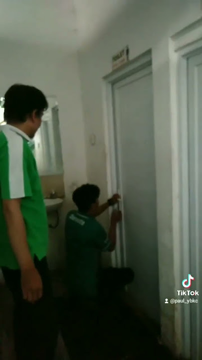 keciduk dikamar mandi