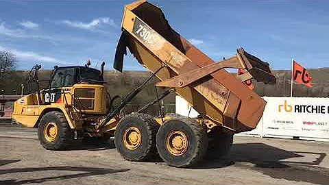 Lot 145 2014 CAT 730C