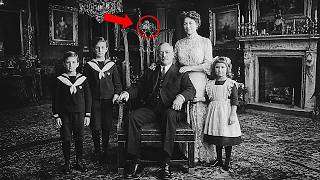 Famous 1915 Studio Photograph Found — And Historians Are Stunned by the Symbol Carved on the Chair Net Worth