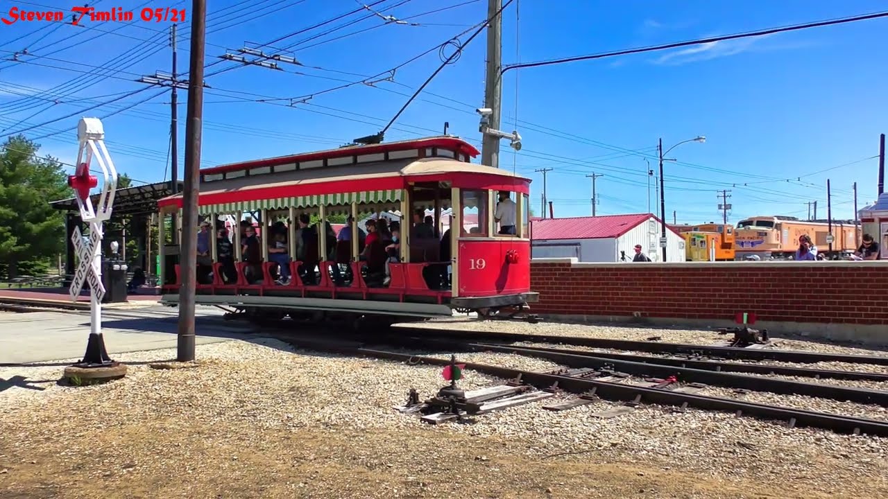 4K/HDR IRM Union IL trolly #19 pulls into the station train rail railroad