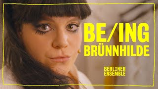 Stark und zerrissen: Stefanie Reinsperger spielt Brünnhilde | Behind The Scenes Berliner Ensemble