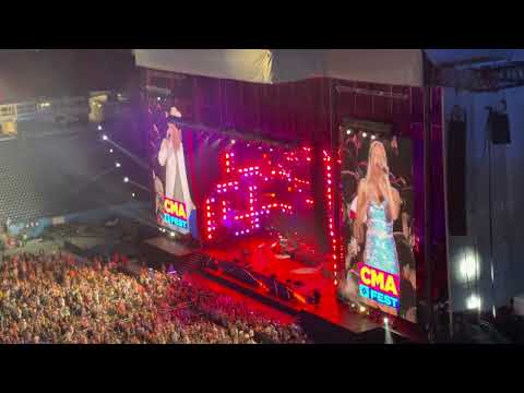 Dustin Lynch & MacKenzie Porter - Thinking bout you - cma fest 2022
