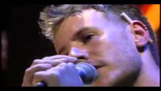 Massive Attack - Karmacoma - Live - Me Sounds Good