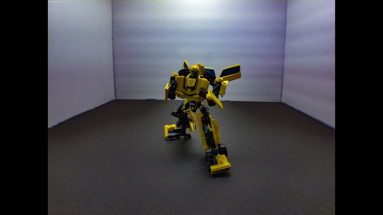 quite possibly weirdest bumblebee ever??? 2007 Classic Bumblebee review