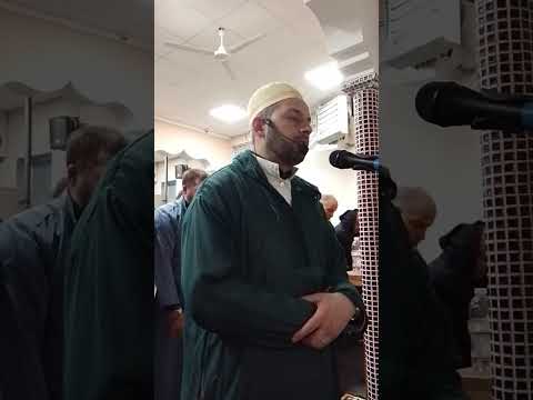 صلاة العشاء بمسجد المدينة ساسولو الايطالية  رمضان 