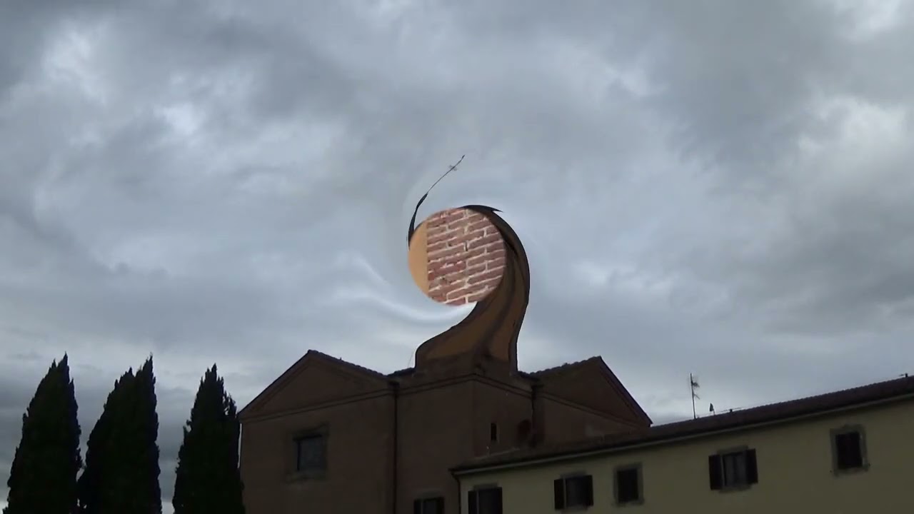Le campane del Santuario della Madonna dell'Acqua in Cascina (PI), suonate festive per la messa.