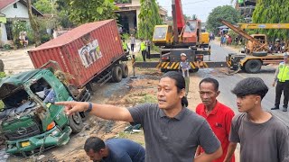 WARGA  MARAH BESAR || Evakuasi Truck Container Hampir Gagal 
