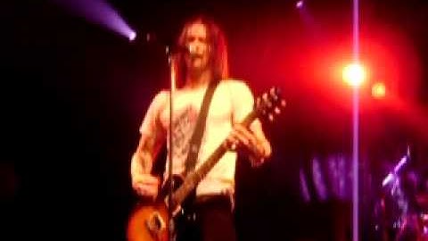 Alter Bridge perform Blackbird @ UEA 7/11/08