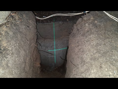Видео: Как пробить/просверлить БЕТОННОЕ кольцо колодца (под ввод канализации или других труб)