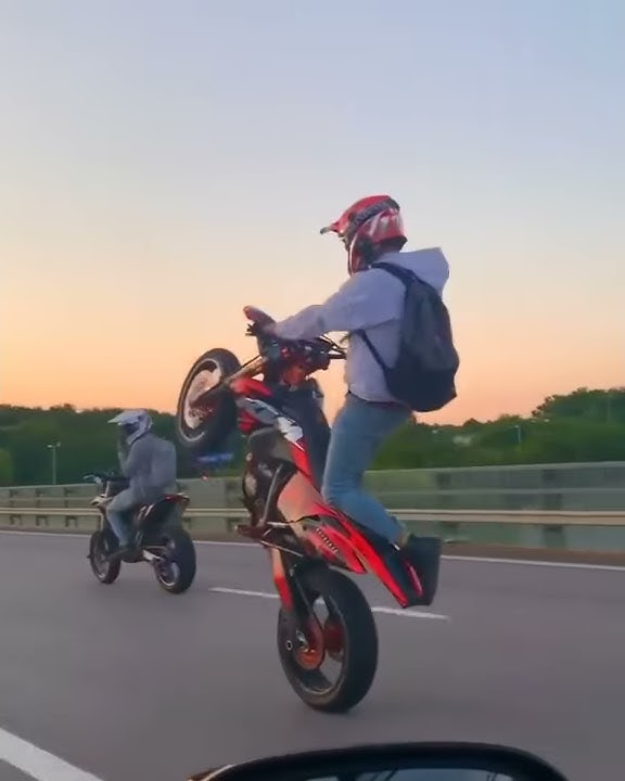 story wa Supermoto😎 KTM Supermoto welieee keren🤩