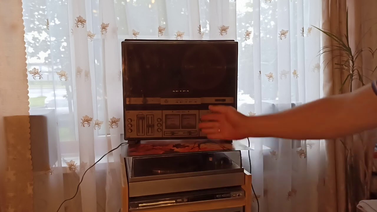 Астра-110 замечательный советский магнитофон Reel Astra-110 - YouTube