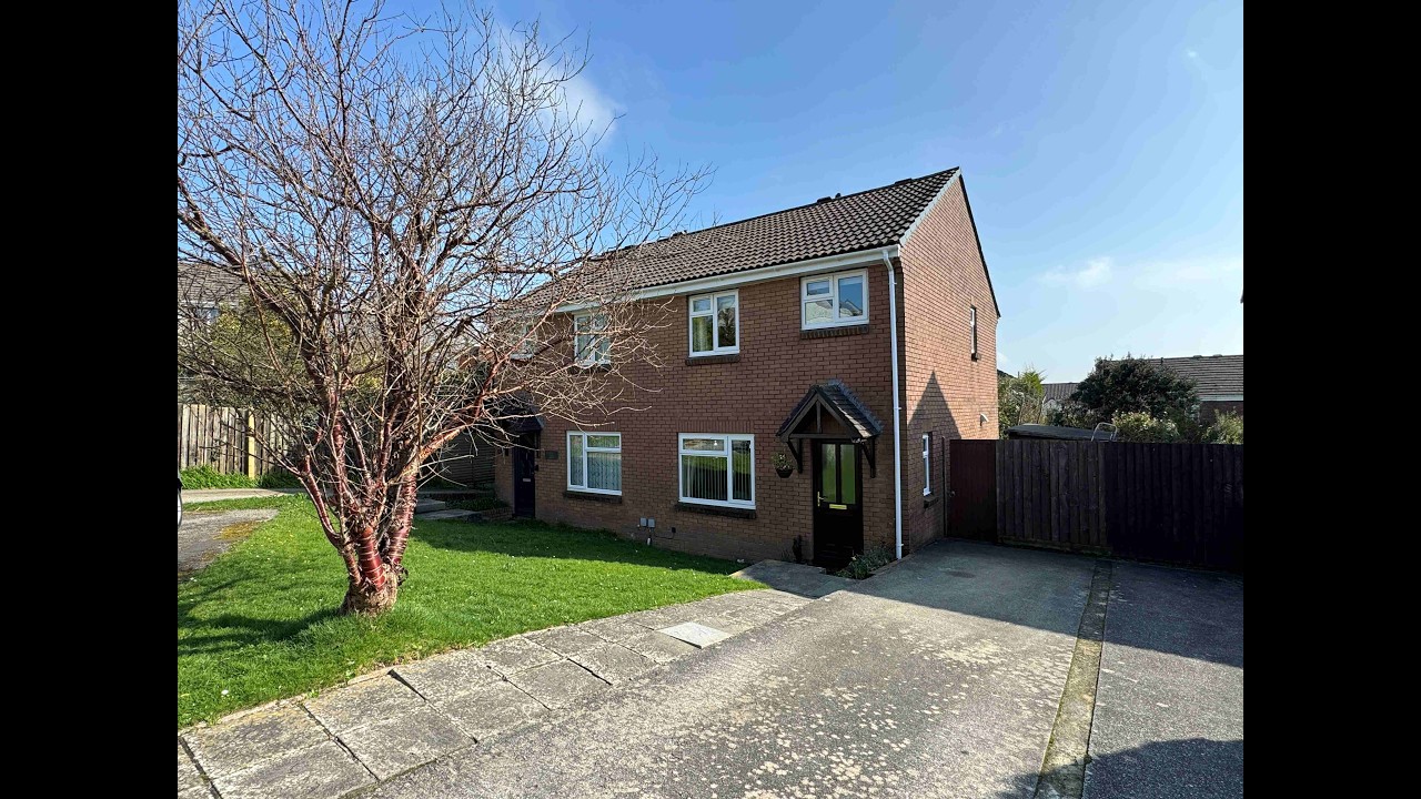 Glenthorne Road, Threemilestone - 3 bedroom semi detached house / sunny garden & super conservatory